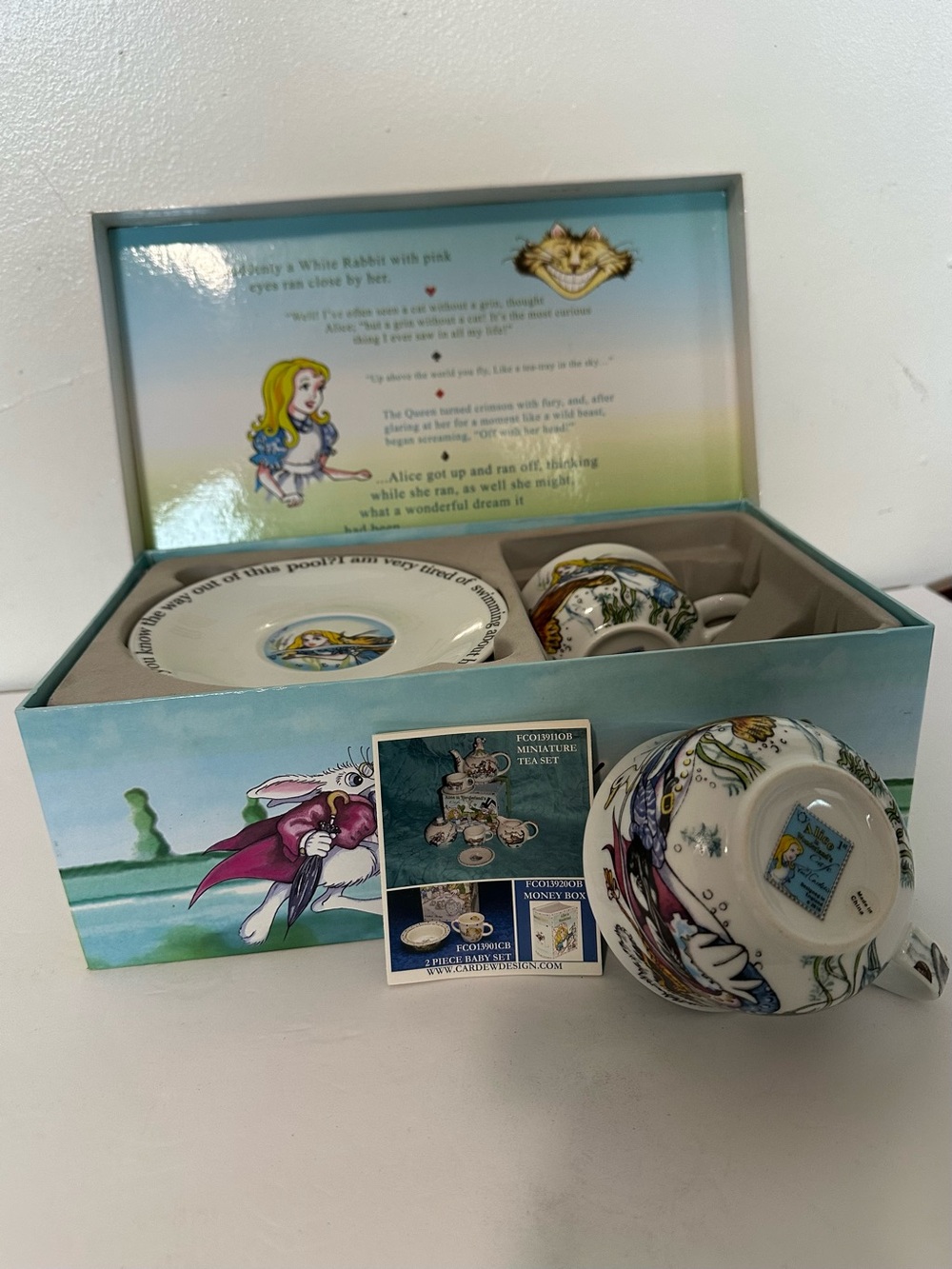 Disney Alice in Wonderland Blue Green White Mini Tea Set